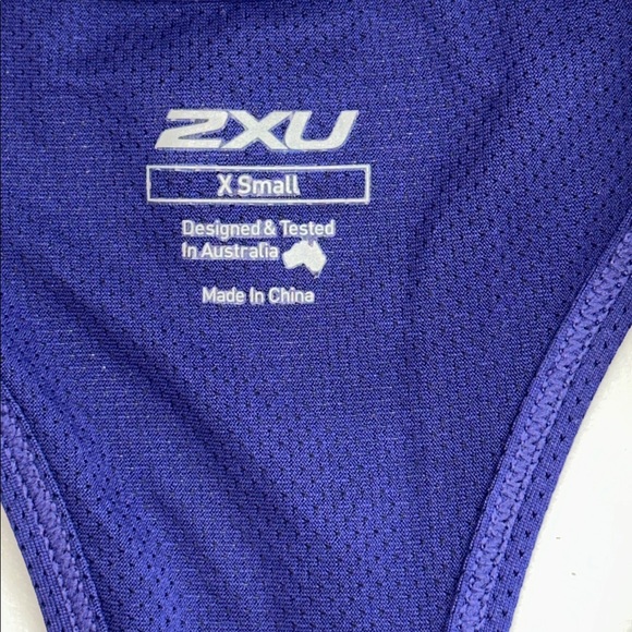 NWT 2XU Women's Blue Sports Bra with Pink Accents Size X Small. - Picture 11 of 13